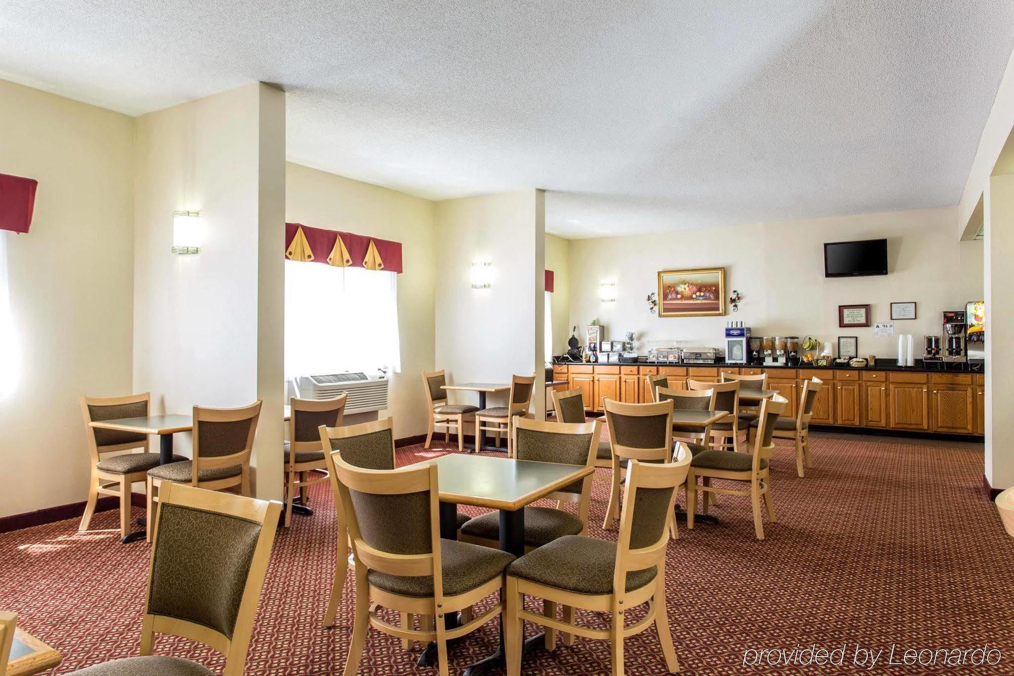 Lake Norman Inn And Suites Корнелиус Экстерьер фото